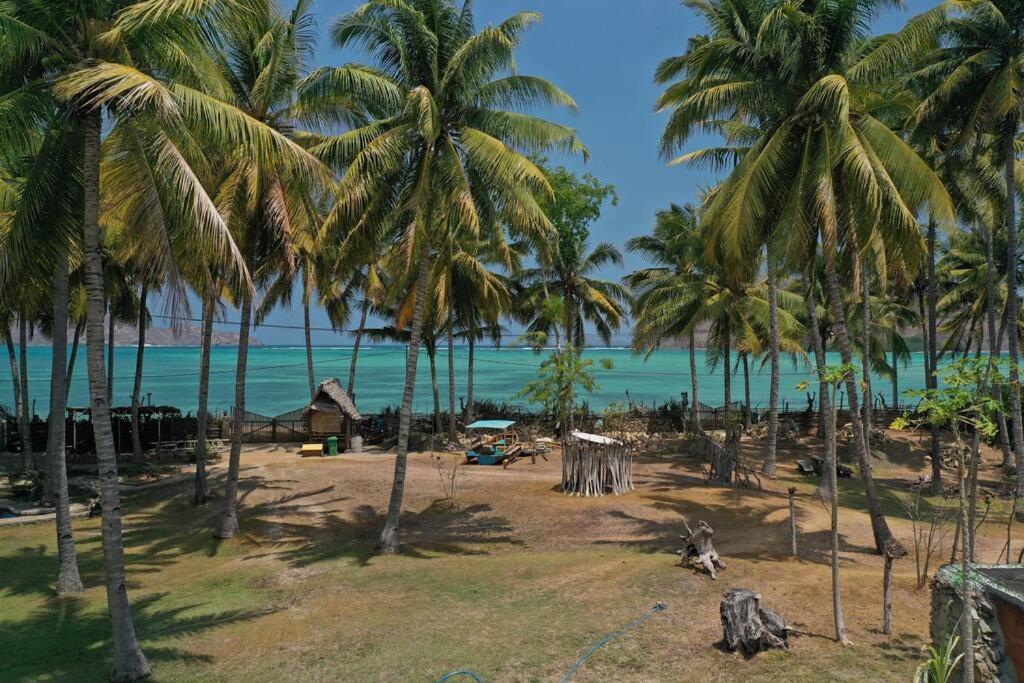 Beach-Front Sumbawa Surf House Lemonga Buitenkant foto