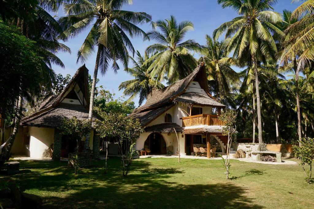 Beach-Front Sumbawa Surf House Lemonga Buitenkant foto